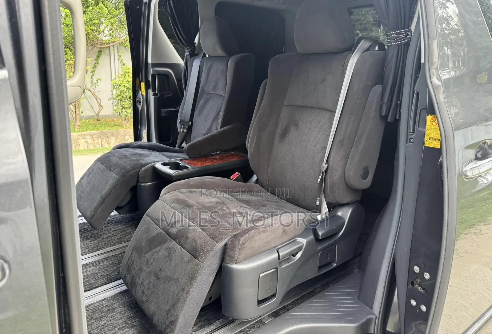 Toyota Vellfire 2009 Gray