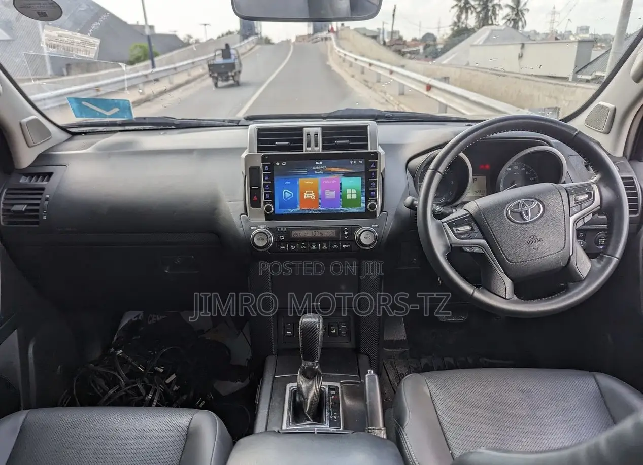 Toyota Land Cruiser Prado 2018 Gray