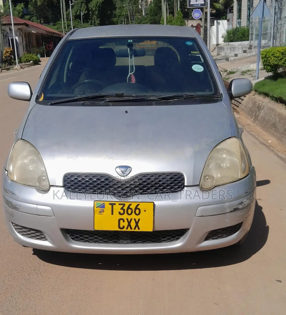 Toyota Vitz 2005 Silver