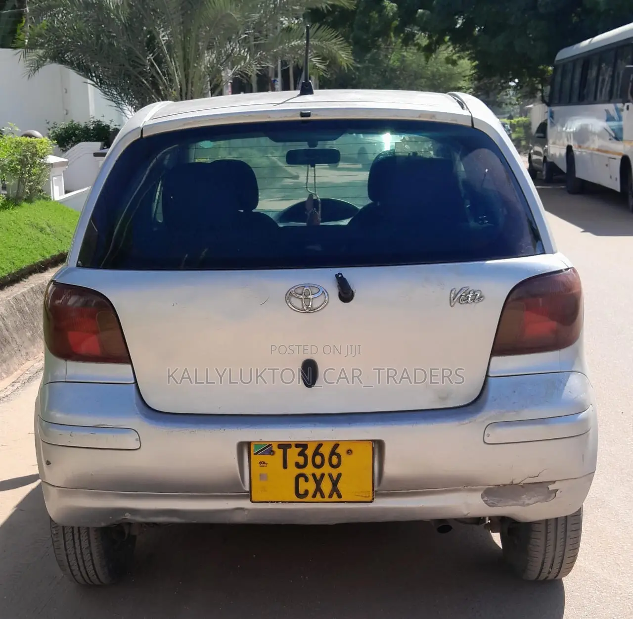 Toyota Vitz 2005 Silver