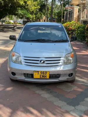 Toyota IST 2006 Silver