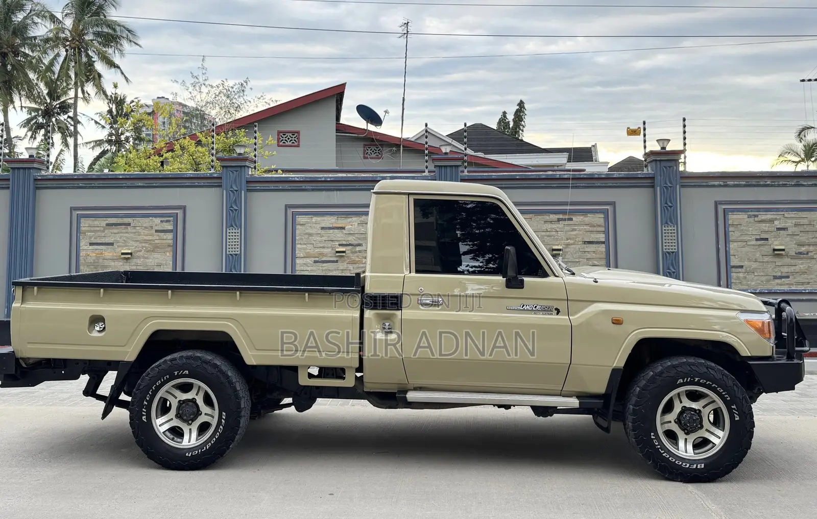 Toyota Land Cruiser 2013 Beige