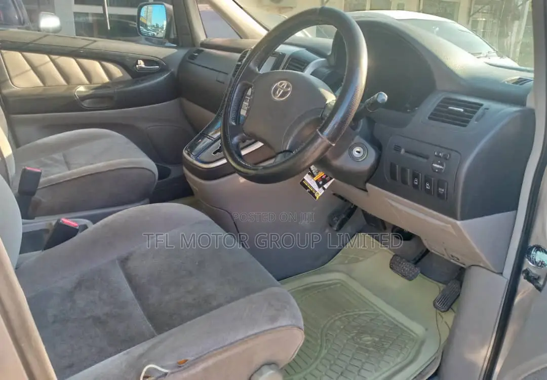 Toyota Alphard 2004 Gray