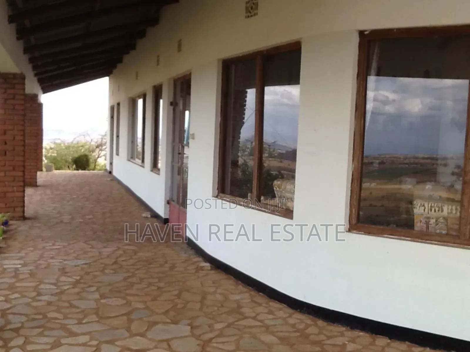 Eneo La Ekari 12 Linauzwa Barabara East Africa, Njiro-Arusha