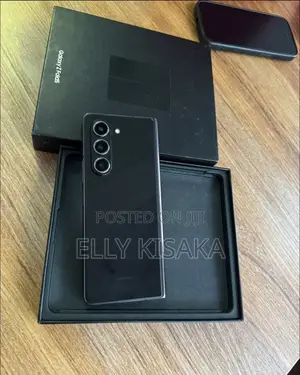 New Samsung Galaxy Z Fold 5 256 GB Black
