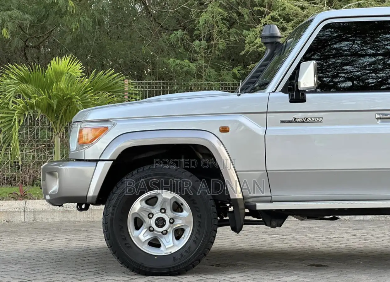 Toyota Land Cruiser 2020 Silver