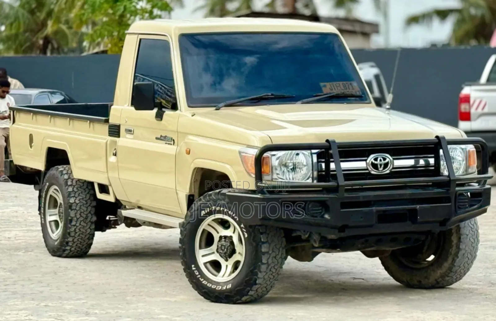 Toyota Land Cruiser 2013 Beige