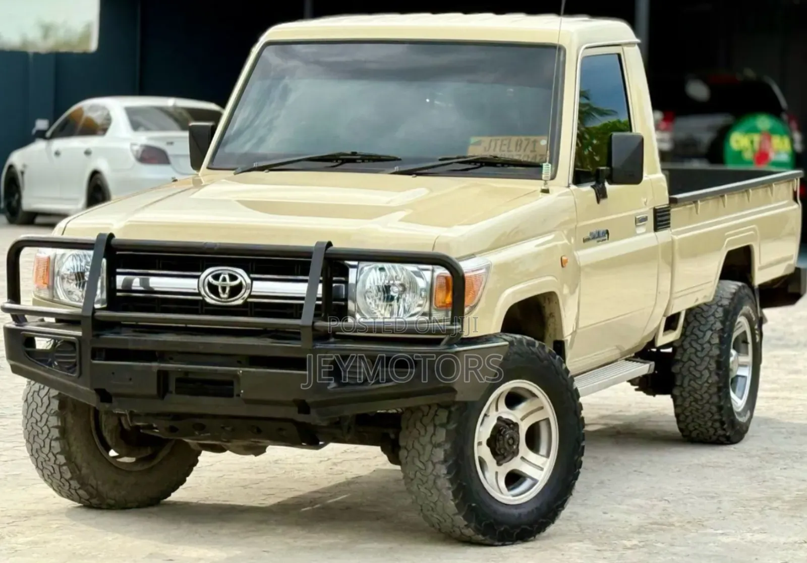 Toyota Land Cruiser 2013 Beige