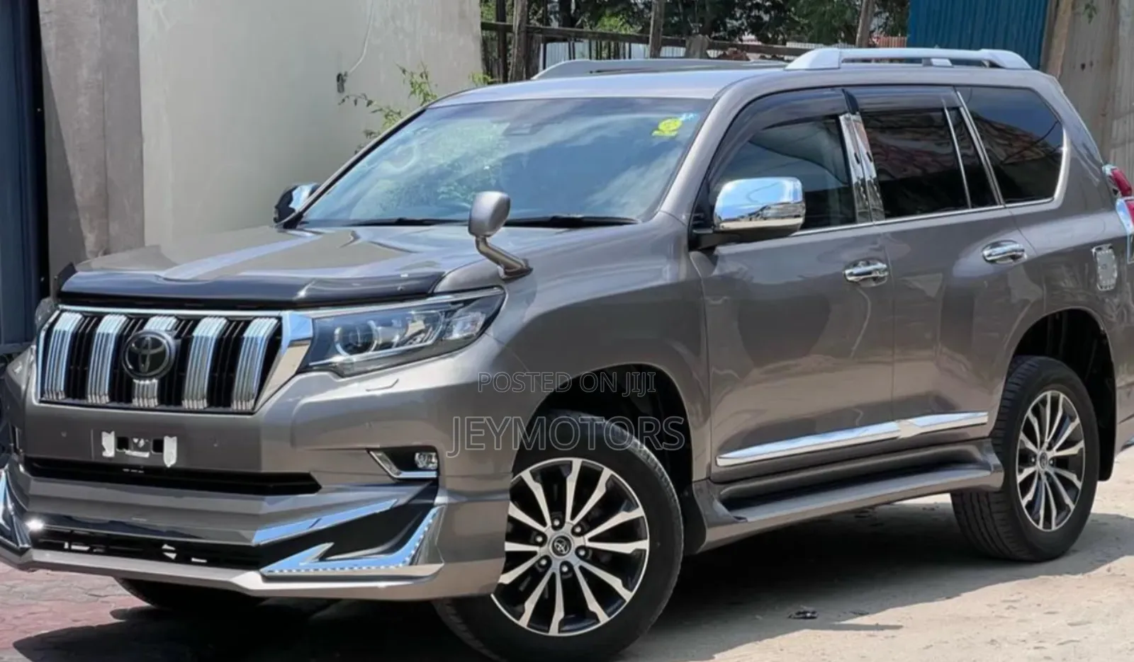 Toyota Land Cruiser Prado 2019 Gray