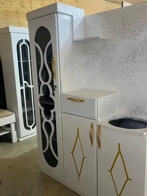 Kabati Na Sehemu Ya Jiko La Ges Vip