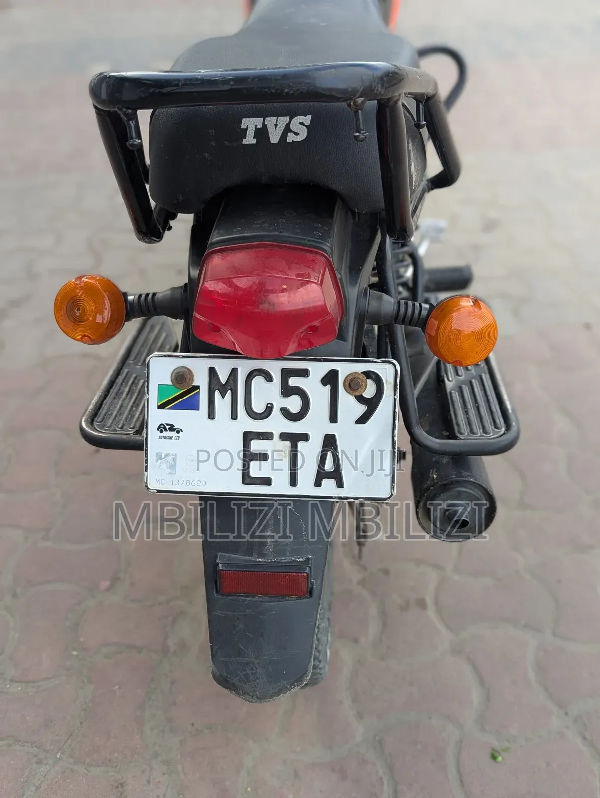 TVS HLX 125 2025 Black