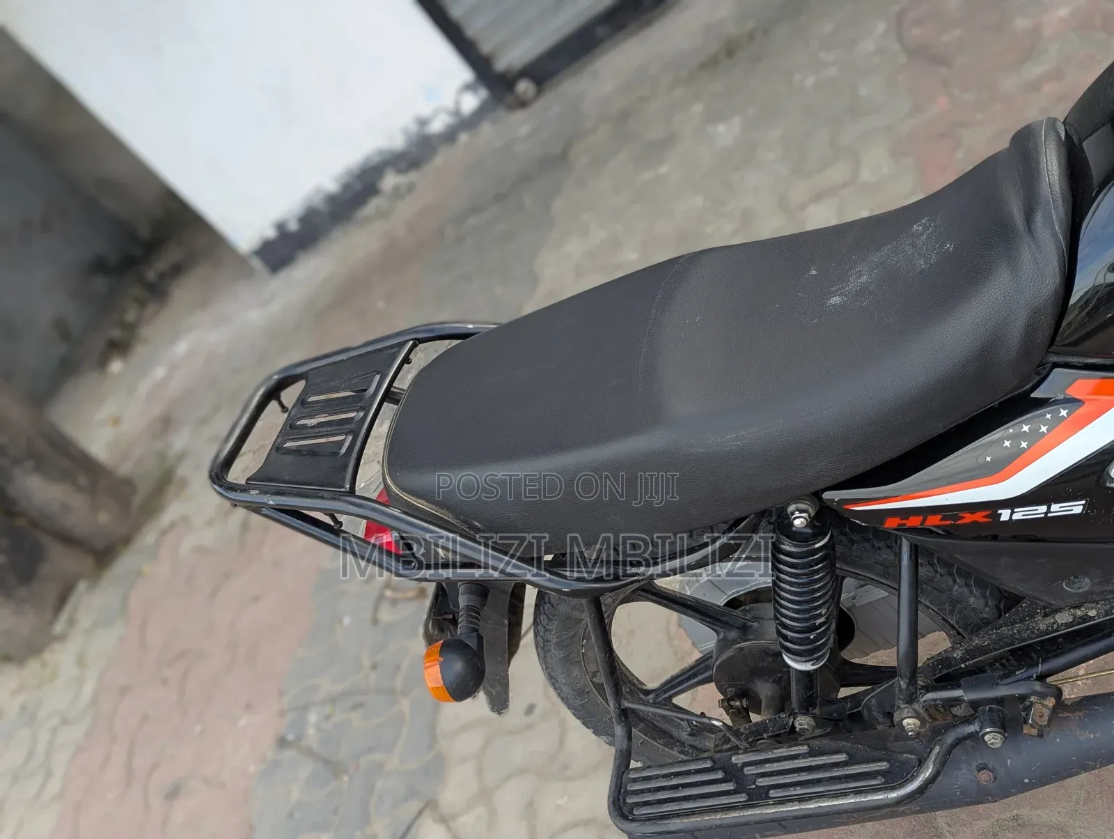 TVS HLX 125 2025 Black