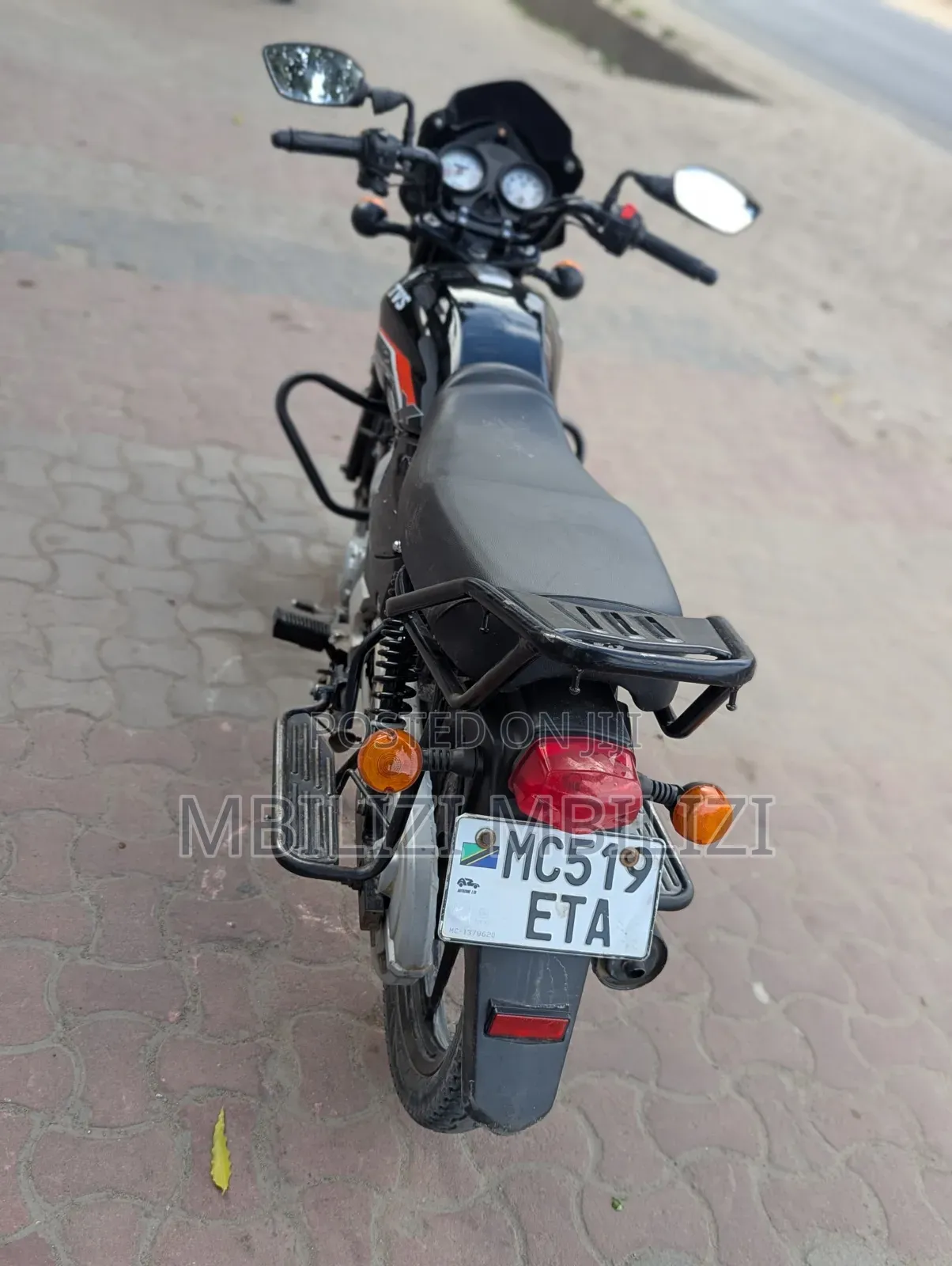 TVS HLX 125 2025 Black
