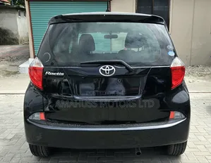 Toyota Ractis 2011 Black