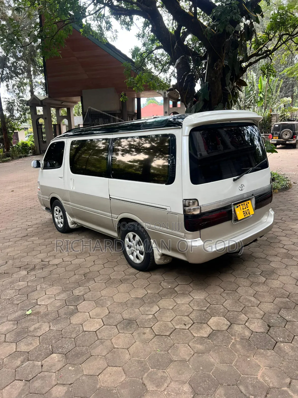 Toyota HiAce 1998 Silver