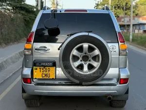 Toyota Land Cruiser Prado 2005 Silver