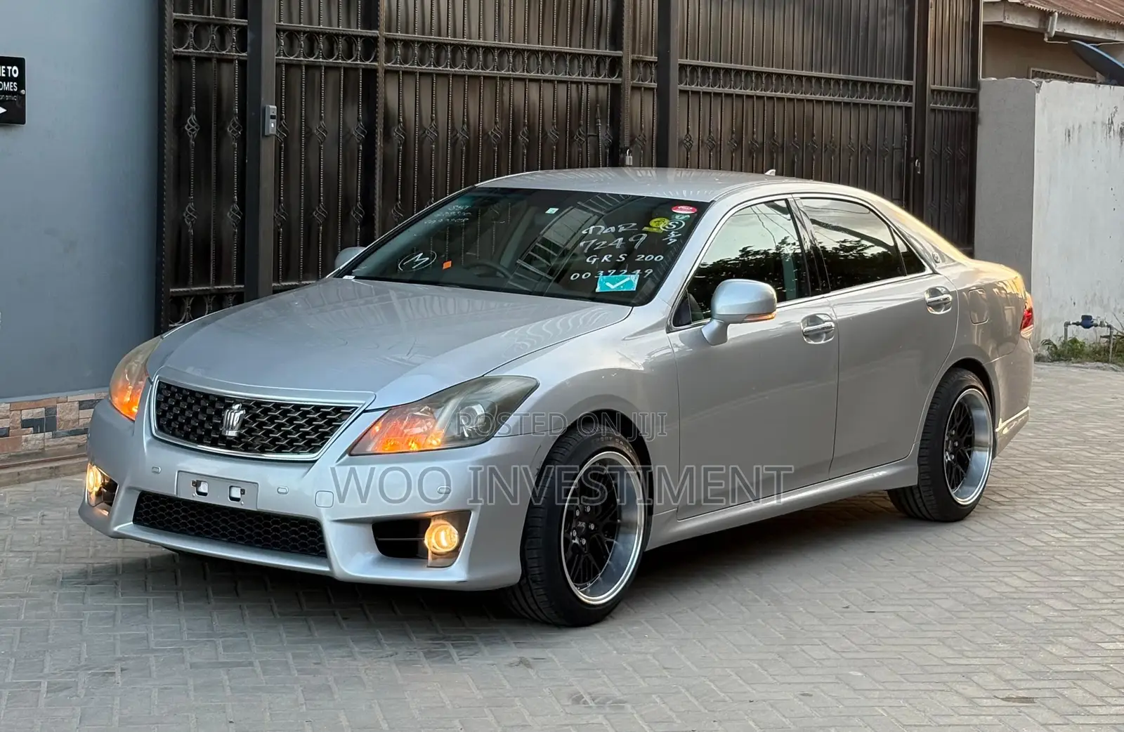 Toyota Crown 2011 Silver