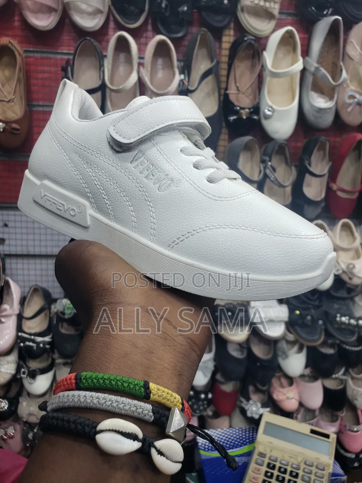 Unisex White Shoes Veevo Back to School