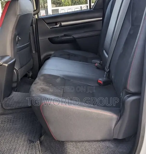 Toyota Hilux Revo Double Cab Deisel 2.4 AWD 2022 White
