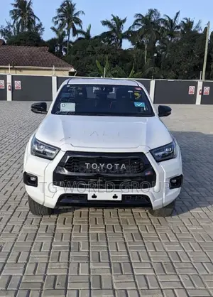 Toyota Hilux Revo Double Cab Deisel 2.4 AWD 2022 White