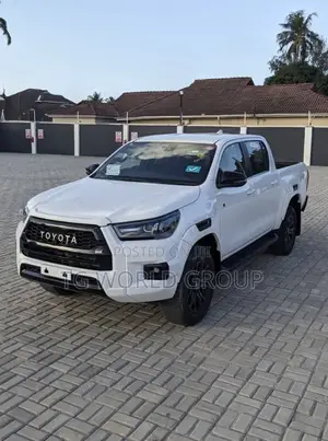 Toyota Hilux Revo Double Cab Deisel 2.4 AWD 2022 White