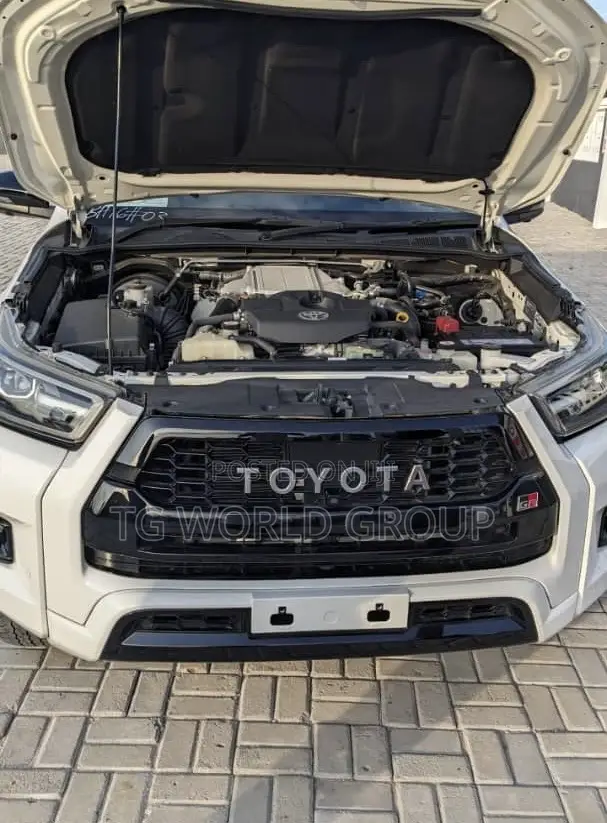 Toyota Hilux Revo Double Cab Deisel 2.4 AWD 2022 White