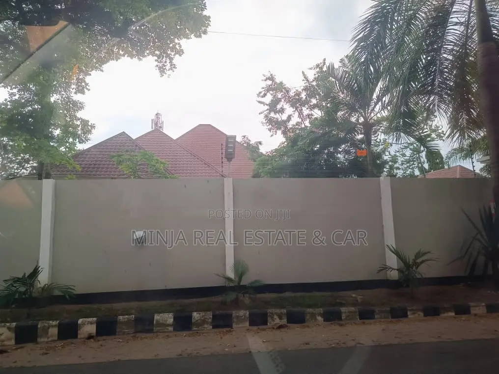 Plot for Sale/House at Oysterbay Dar Es Salaam Tanzania