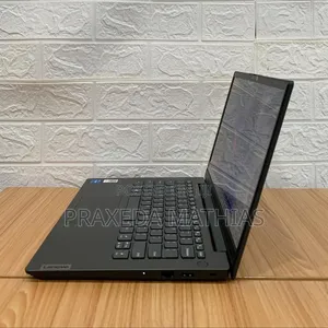 Laptop Lenovo V14 G3 IAP 8GB Intel Core I5 HDD+SSD 512GB