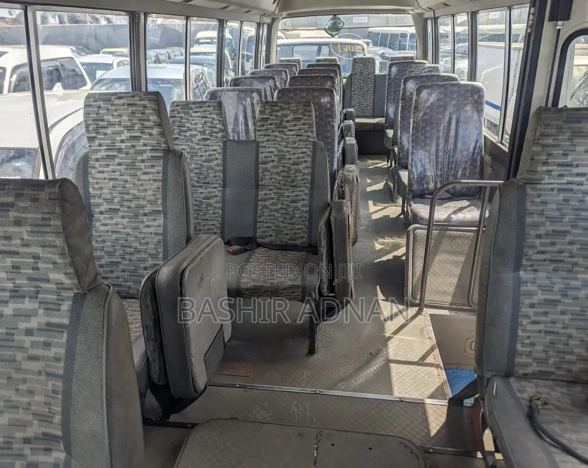 Mitsubishi Fuso Rosa 1993 White