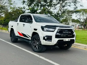 Photo - Toyota Hilux Revo Double Cab Deisel 2.8 AWD 2021 White