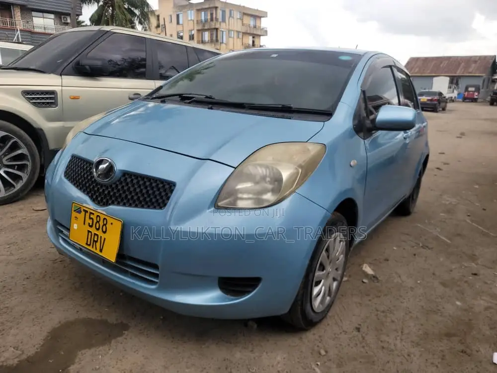 Toyota Vitz 2005 Blue
