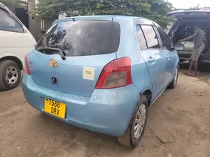 Toyota Vitz 2005 Blue