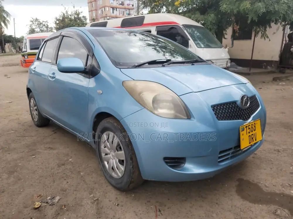 Toyota Vitz 2005 Blue