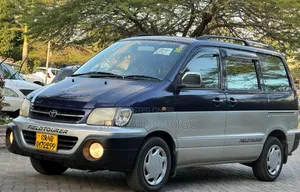 Toyota Noah 2002 Blue
