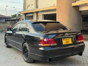 Toyota Crown Royale 2005 Black