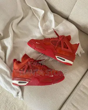 J4 Nigel Red