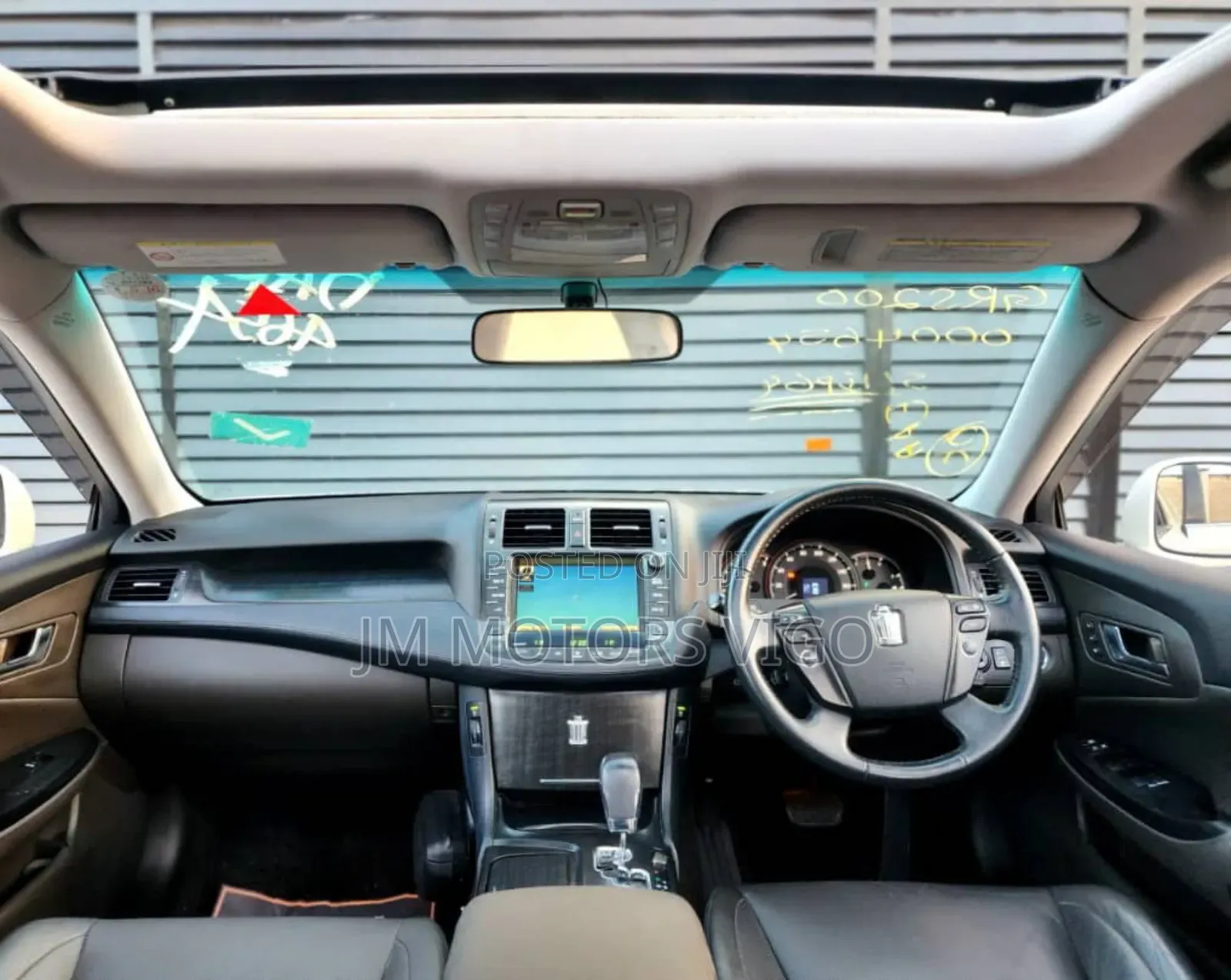 Toyota Crown 2010 White