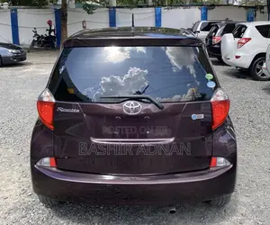 Toyota Ractis 1.5 FWD 2013 Burgundy