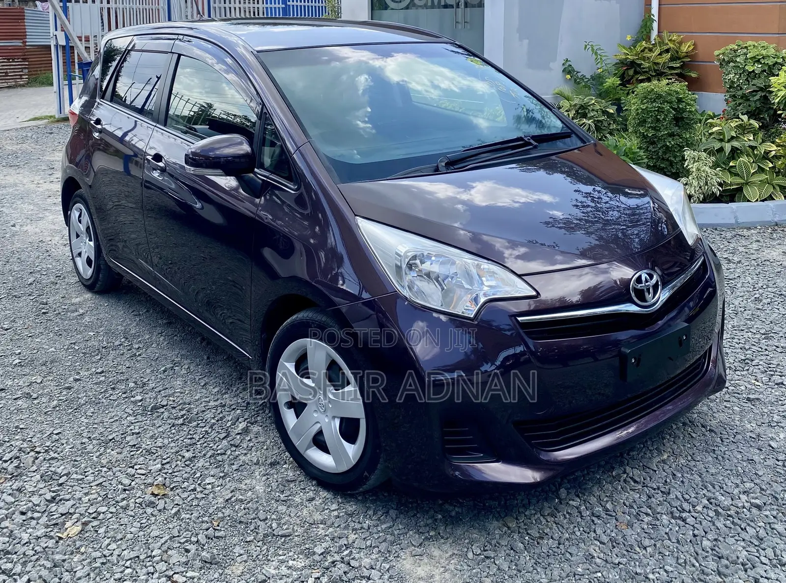 Toyota Ractis 1.5 FWD 2013 Burgundy