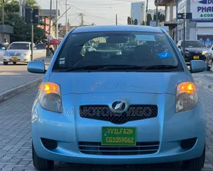Photo - Toyota Vitz 2007 Blue