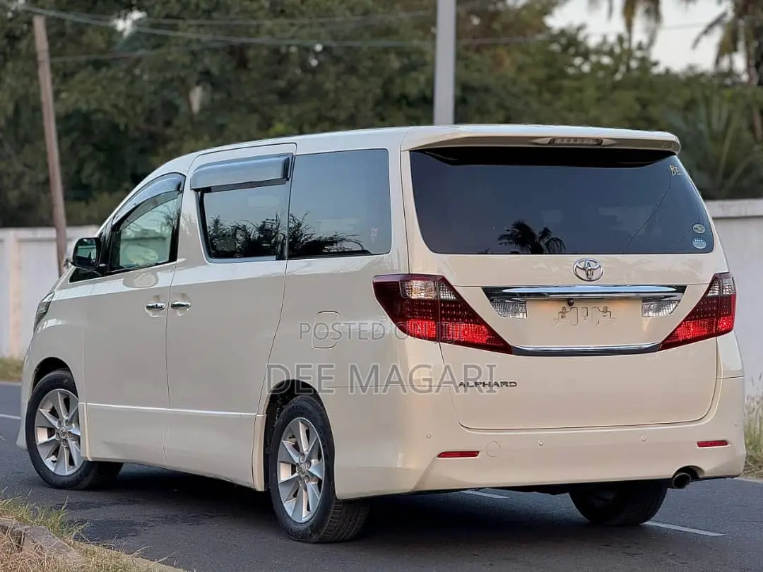 Toyota Alphard 2.4 Petrol AWD 2008 White