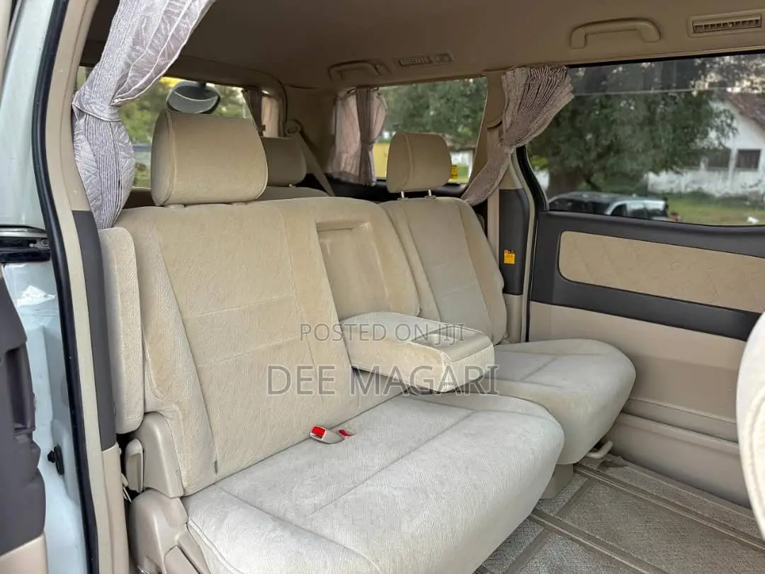 Toyota Alphard 2.4 Petrol AWD 2005 White