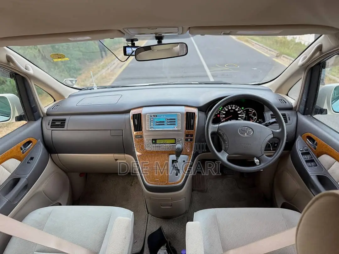 Toyota Alphard 2.4 Petrol AWD 2005 White