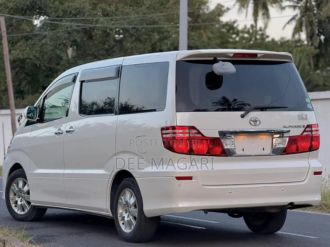 Toyota Alphard 2.4 Petrol AWD 2005 White