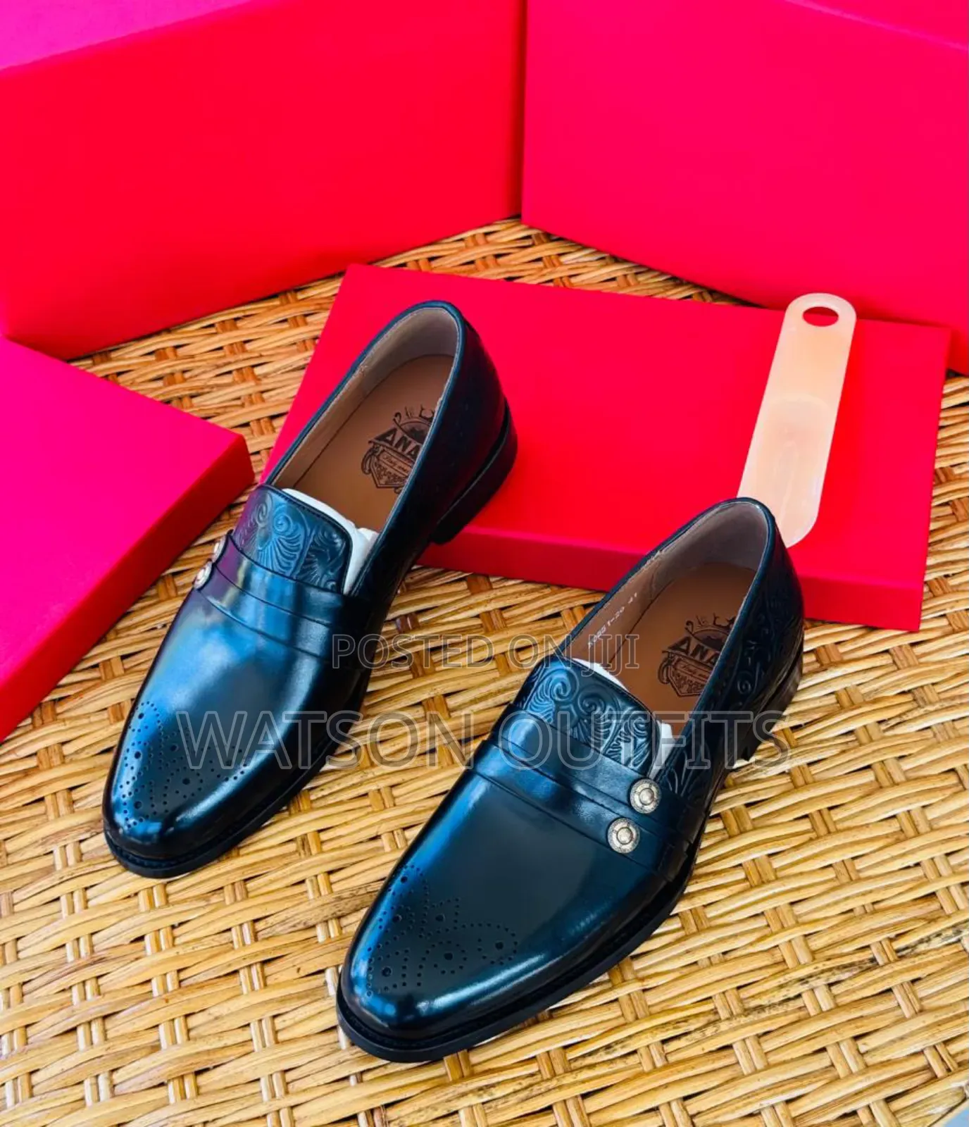 Men's Anax Shoes Officially Suitable