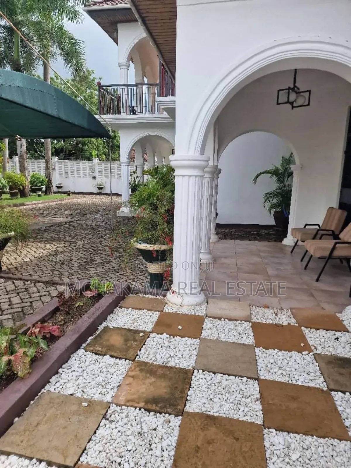 4bdrm Block of Flats in Yusuph Mchakama, Mbezi Beach for sale