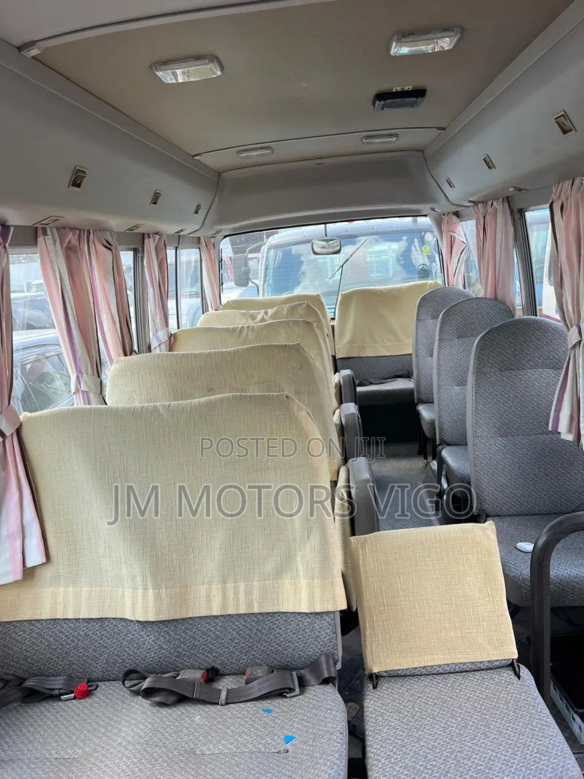 Mitsubishi Fuso Rosa 1996 Orange