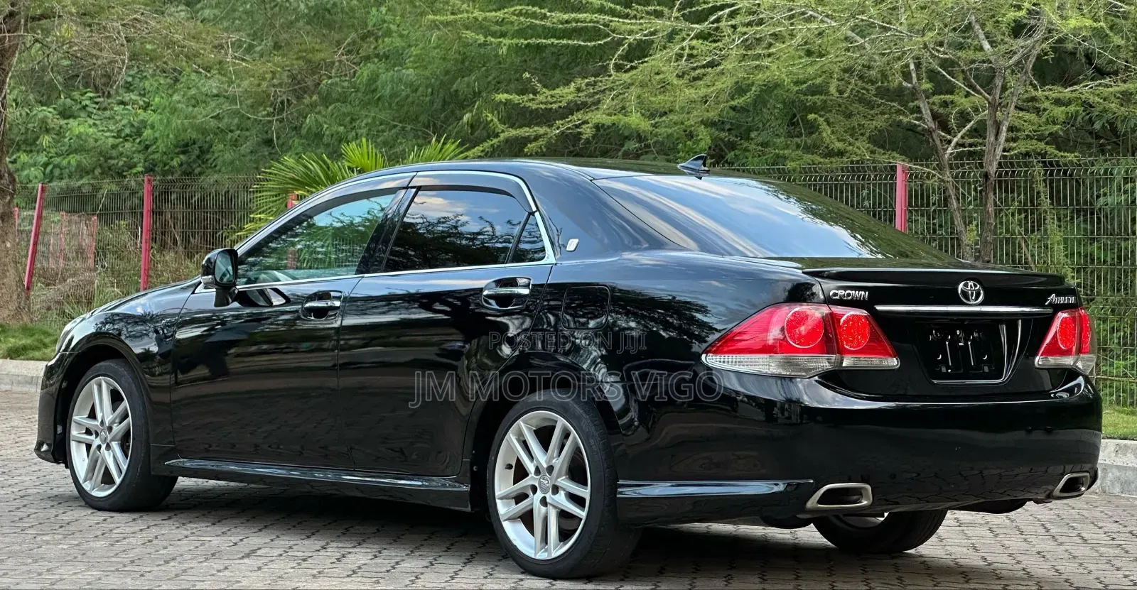 Toyota Crown 2012 Black