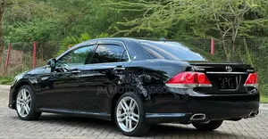 Toyota Crown 2012 Black