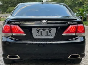 Toyota Crown 2012 Black